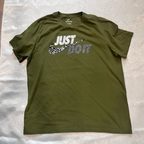 Hunter Green Adult Unisex Nike Tee - Picture 1 of 4